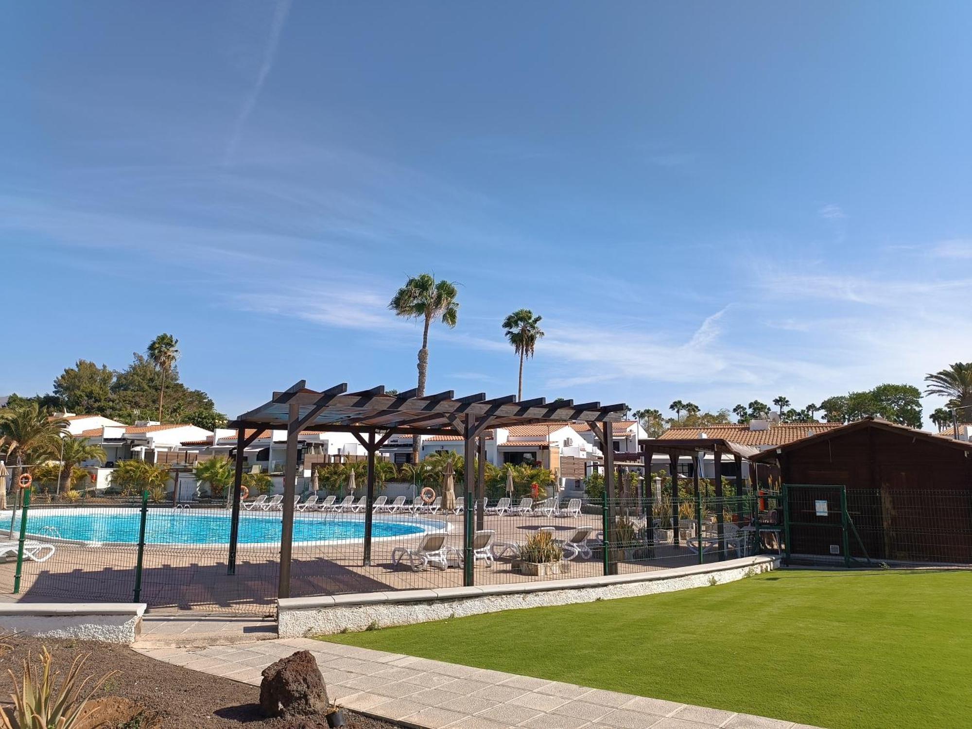 Sunny bungalow with garden #1 Maspalomas  Bagian luar foto