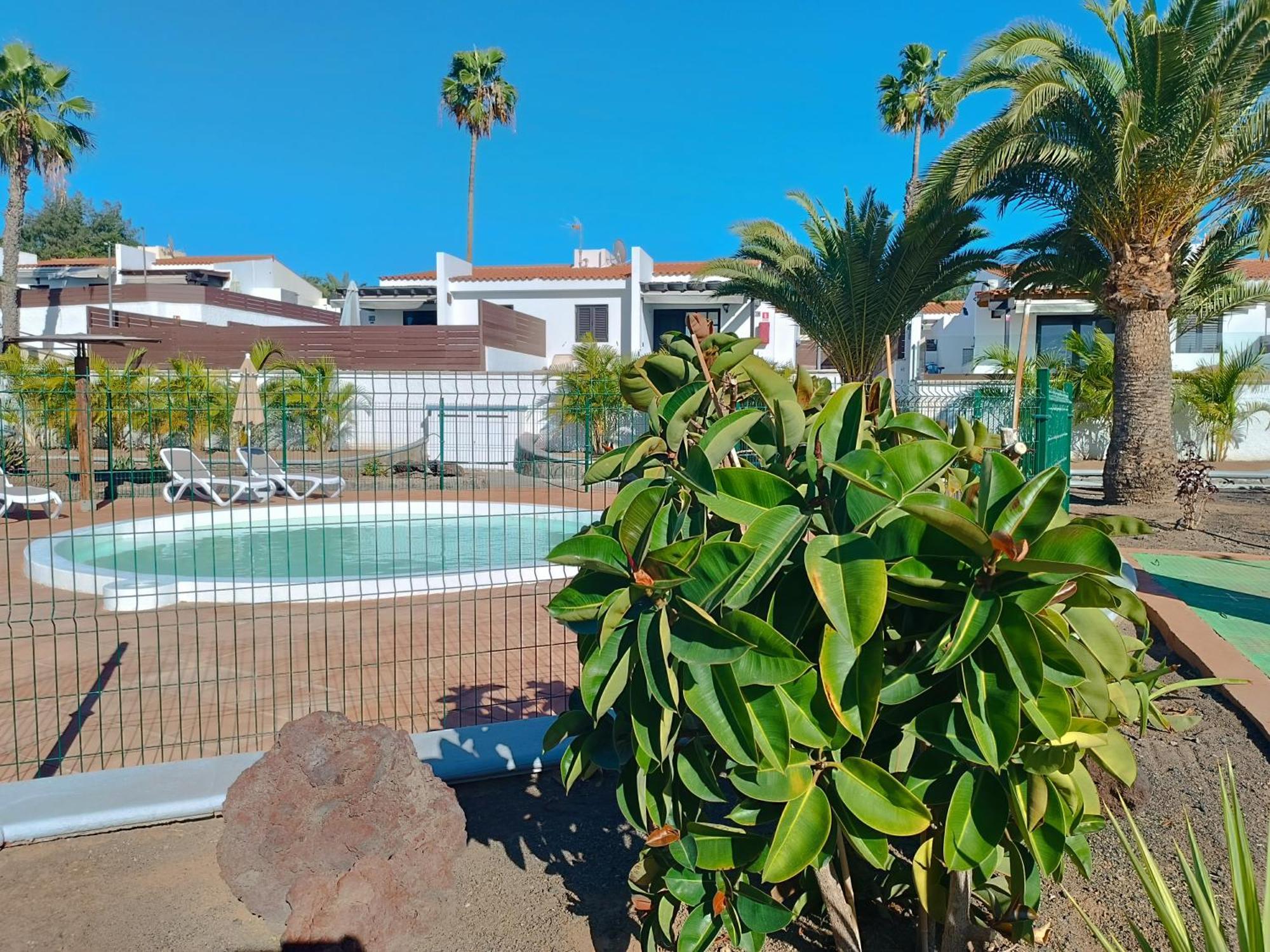 Sunny bungalow with garden #1 Maspalomas  Bagian luar foto
